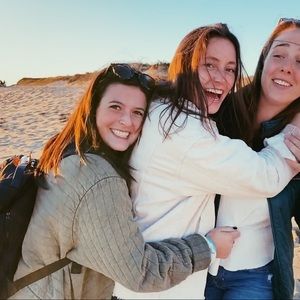 Meet your Posher, Delaney